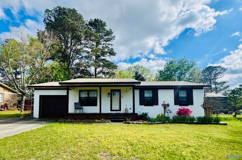 1402 Stage Rd Sw, Hartselle, AL, 35640-3507 | Card Image