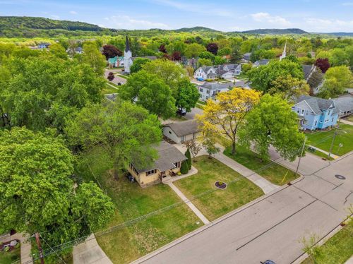 520 6th St, PRAIRIE DU SAC, WI, 53578-1113 | Card Image