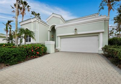 3605 Fair Oaks Place, House other with 4 bedrooms, 3 bathrooms and null parking in Longboat Key FL | Image 3