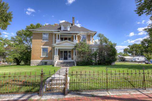 109 S Pine St, Carterville, MO, 64835-1535 | Card Image