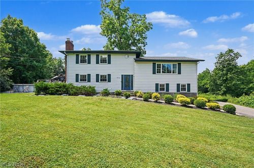 952 Ravenna Rd, Kent, OH, 44240-6155 | Card Image