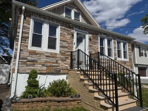 12 Burwell St, Union, NJ, 07083-4122 | Card Image