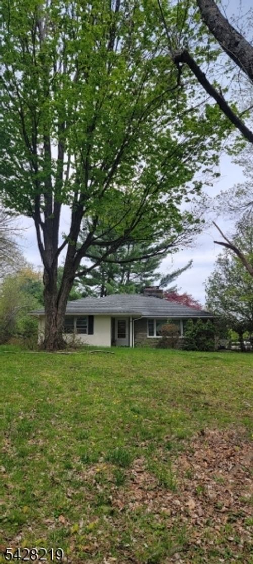 89 Mountain Ave, Mendham, NJ, 07945-1327 | Card Image