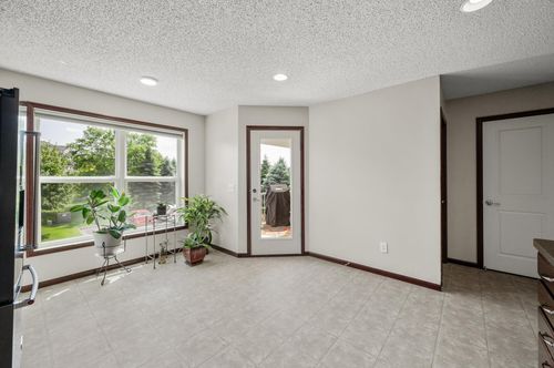 5062 French Dr N, Hugo, MN, 55038-6304 | Card Image