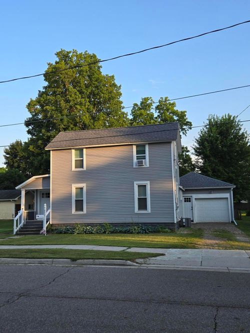 7 Hewitt St, Quincy, MI, 49082-1134 | Card Image