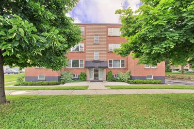 8 - 2418 New St, Condo with 2 bedrooms, 1 bathrooms and 1 parking in Burlington ON | Image 1