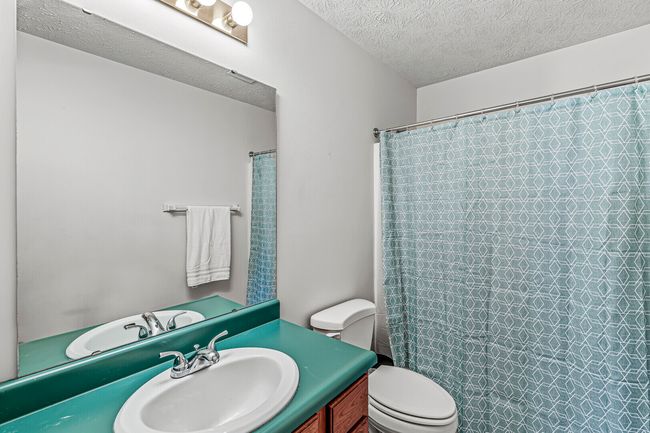 Upper Full Bath | Image 29