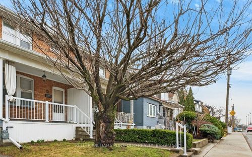 31 Mcroberts Avenue, York, ON, M6E4P3 | Card Image