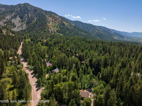 520 Cedar Dr, Star Valley Ranch, WY, 83127-5040 | Card Image