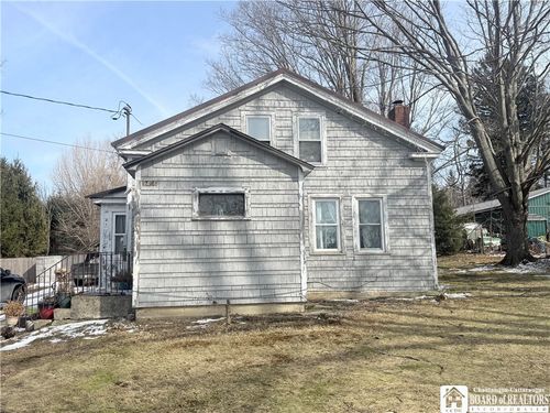 9456 North Rd, Fredonia, NY, 14063-9607 | Card Image