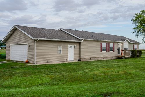 319 N Letcher St, Chenoa, IL, 61726-1061 | Card Image