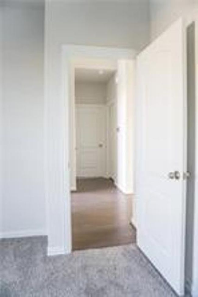 Corridor with baseboards | Image 14