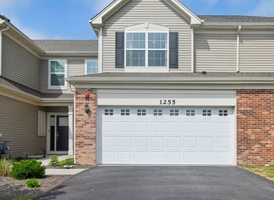 1255 Hawk Hollow Drive, Townhouse with 3 bedrooms, 2 bathrooms and 2 parking in Yorkville IL | Image 1