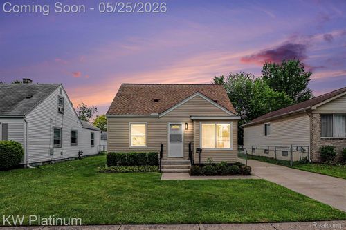 19070 Melvin St, Roseville, MI, 48066-2663 | Card Image