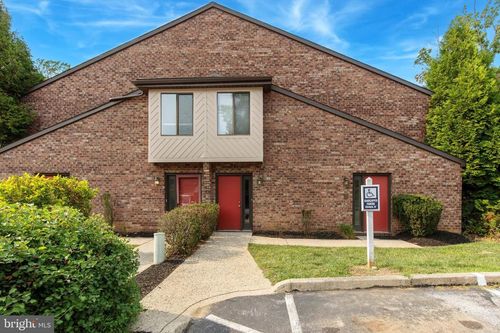 702-702 Mountainview Dr, CHESTERBROOK, PA, 19087-5536 | Card Image