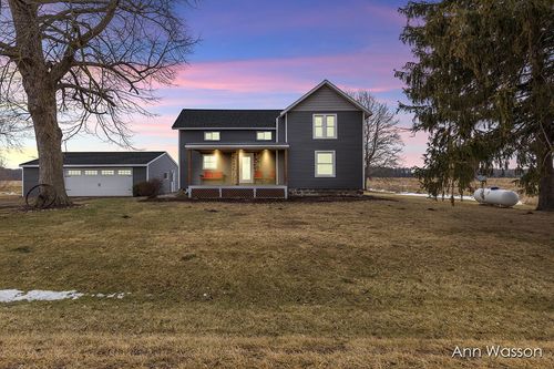11063 W Mount Hope Hwy, Vermontville, MI, 49096-9759 | Card Image