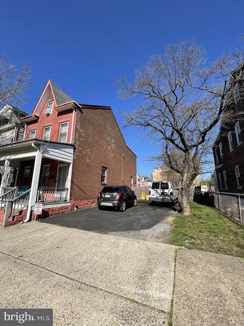 16 Barnt Ave, TRENTON, NJ, 08611-2620 | Card Image