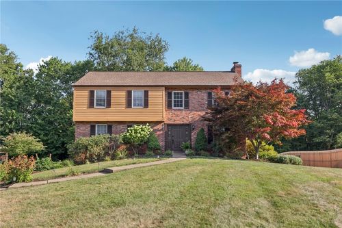39 Canter Dr, Sewickley, PA, 15143-9120 | Card Image