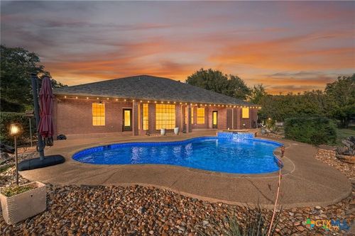 686 Benchmark Trl, Belton, TX, 76513-6233 | Card Image