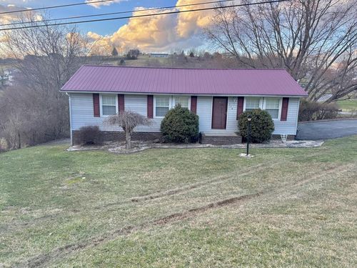 115 Kennedy Dr, Pounding Mill, VA, 24637 | Card Image