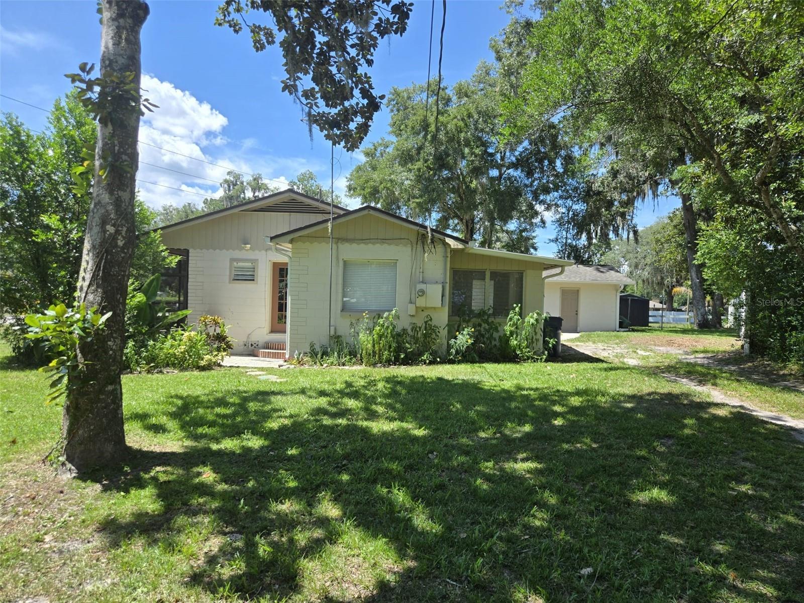 Residential Lease in DELAND