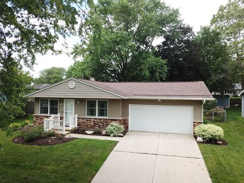 69 Devonshire Circle, Elgin, IL, 60123 | Card Image