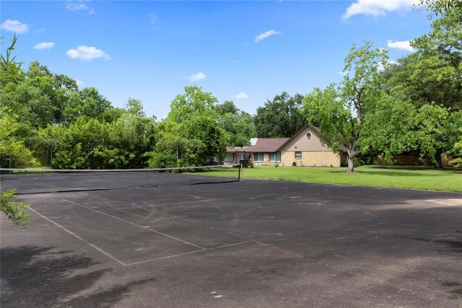 8220 Wateka Cir, House other with 4 bedrooms, 3 bathrooms and null parking in Houston TX | Image 4