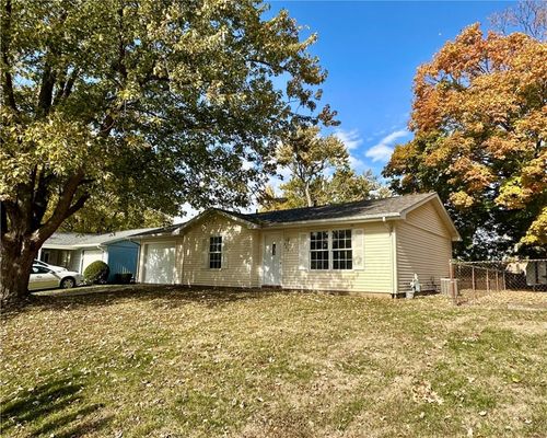 903 W Crawford St, Paris, IL, 61944-1603 | Card Image