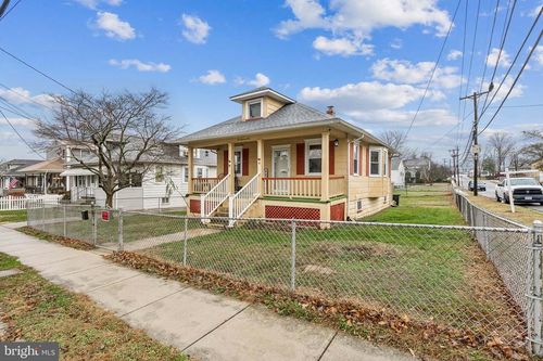 202 S Cedar Ave, Maple Shade, NJ, 08052-1714 | Card Image