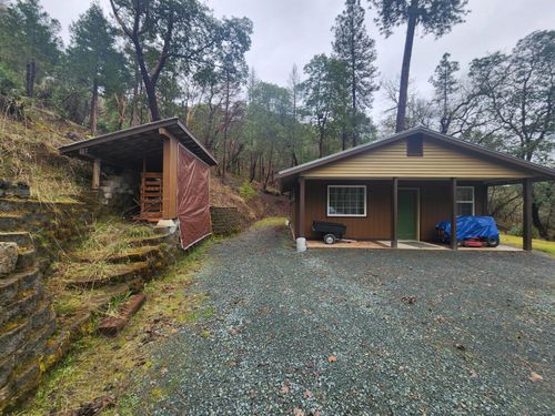 11238 E Evans Creek Rd, Rogue River, OR, 97537-6668 | Card Image
