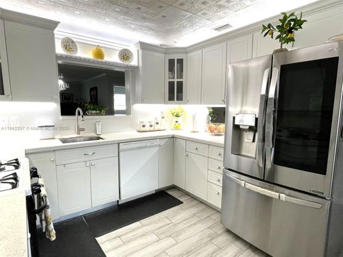 apt-209-5900 Nw 17th Pl, Sunrise, FL, 33313-6951 | Card Image