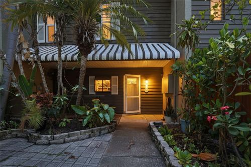 727 N Himes Ave, TAMPA, FL, 33609-1340 | Card Image
