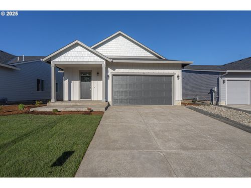 705 Tigerlily St, Silverton, OR, 97381 | Card Image