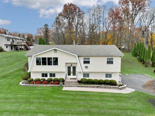 32 Headden Dr, Spring Valley, NY, 10977-3107 | Card Image