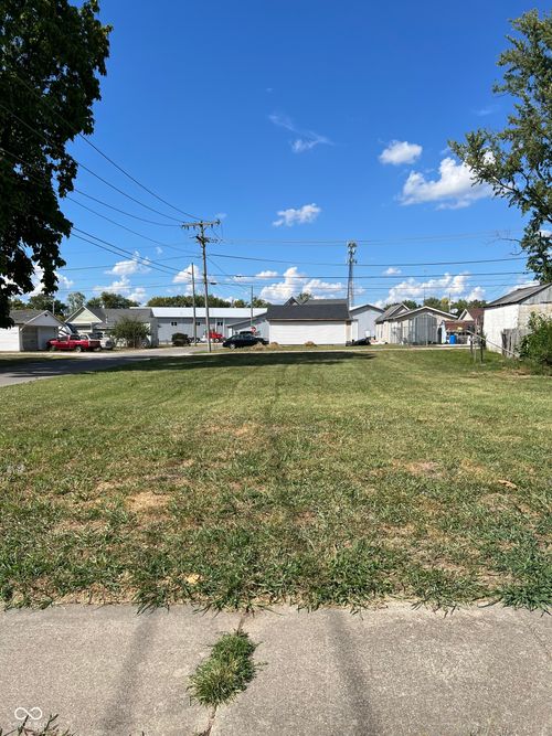 800 Block Garden Ave, Seymour, IN, 47274 | Card Image