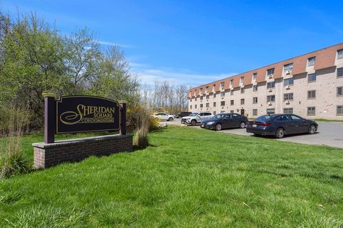 apt-136-135 Grove St, Rockland, MA, 02370-2358 | Card Image