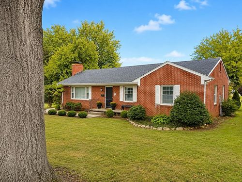 219 Robin Rd, WAYNESBORO, VA, 22980-5518 | Card Image