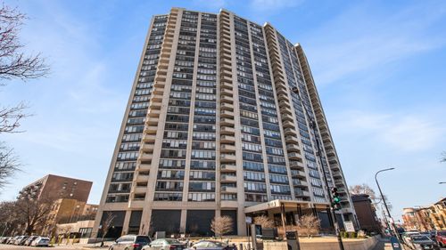903-3930 N Pine Grove Ave, Chicago, IL, 60613-5504 | Card Image