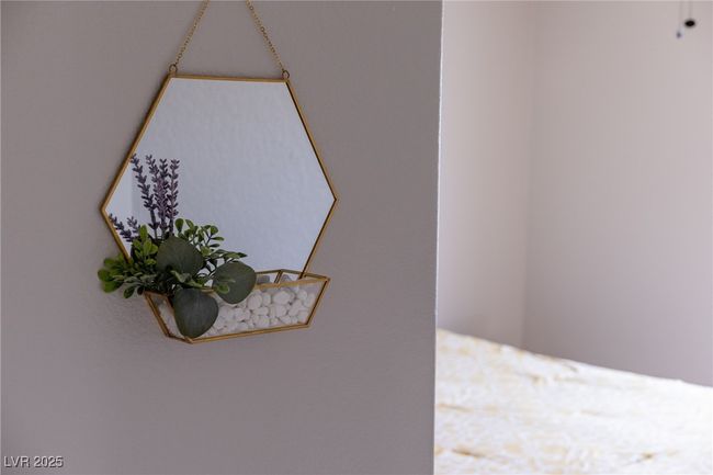 View of details | Image 20