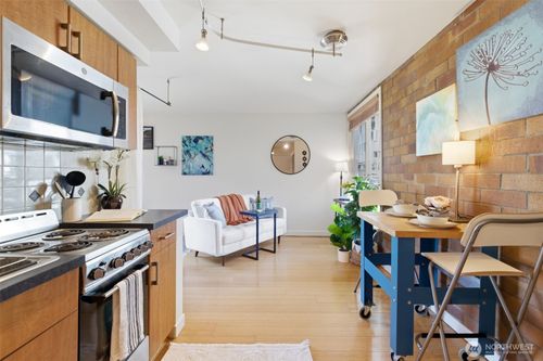 306-905 Cherry St, Seattle, WA, 98104-2002 | Card Image