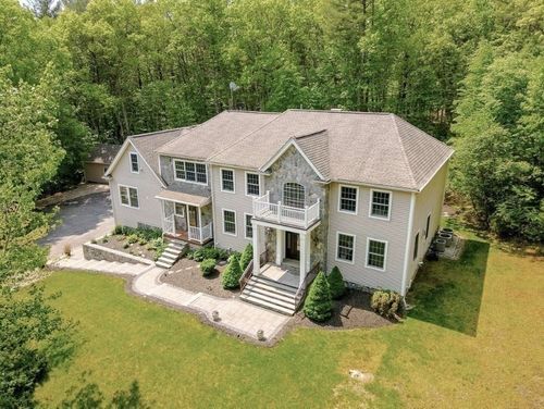 12 Breton Rd, Upton, MA, 01568-2508 | Card Image