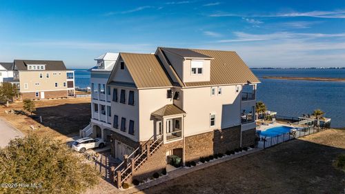 227 Back St, Newport, NC, 28570-5222 | Card Image