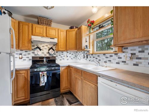 28 Nonami Ct, Red Feather Lakes, CO, 80545-8604 | Card Image