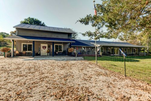 421 Rochester Rd, Sparta, MO, 65753-9017 | Card Image