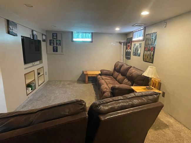 Basement Family Room | Image 15
