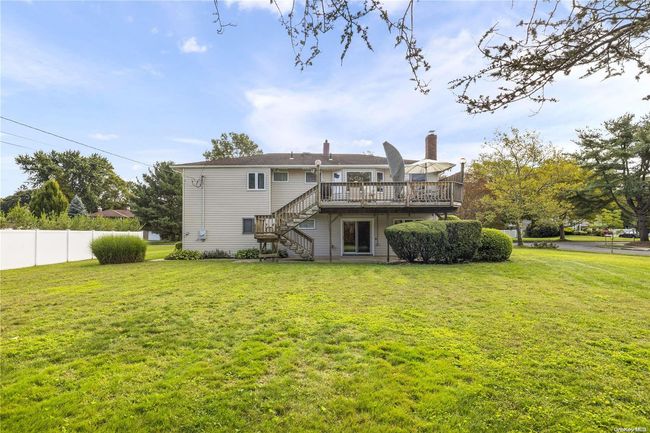 122 Hayrick Ln, House other with 4 bedrooms, 3 bathrooms and null parking in Commack NY | Image 33