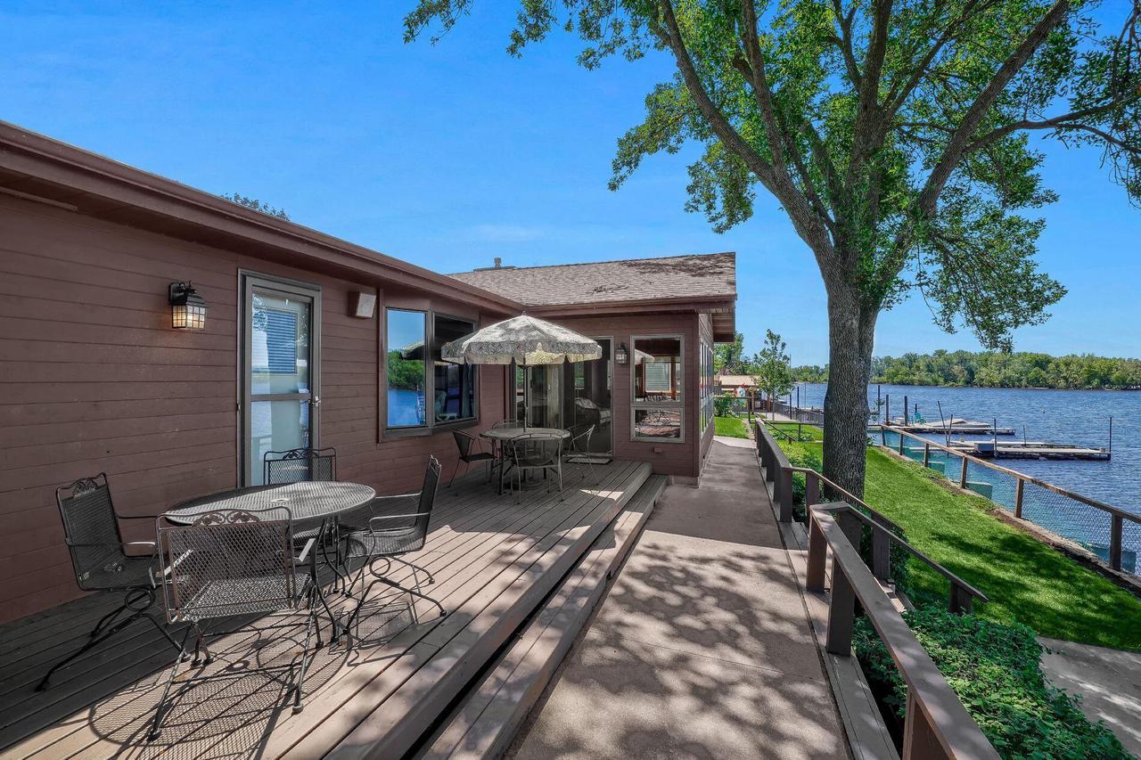 Lauderdale Ct, LA Crosse, WI 54603