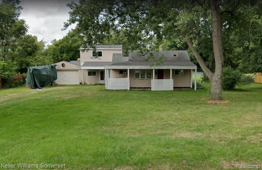Hickory Lawn Rd, Rochester Hills, MI 48307