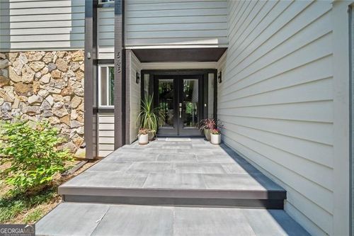 545 Matterhorn Way, Johns Creek, GA, 30022-1678 | Card Image