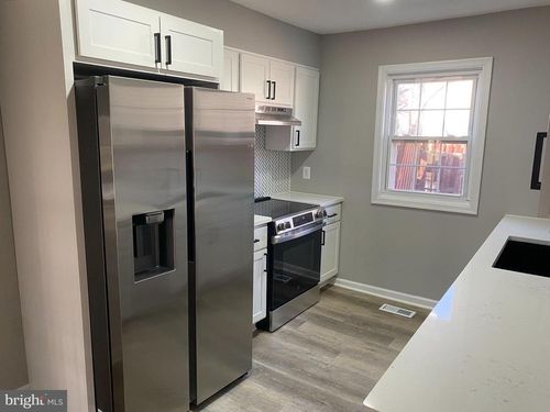 9182 Landgreen St, MANASSAS, VA, 20110-4802 | Card Image